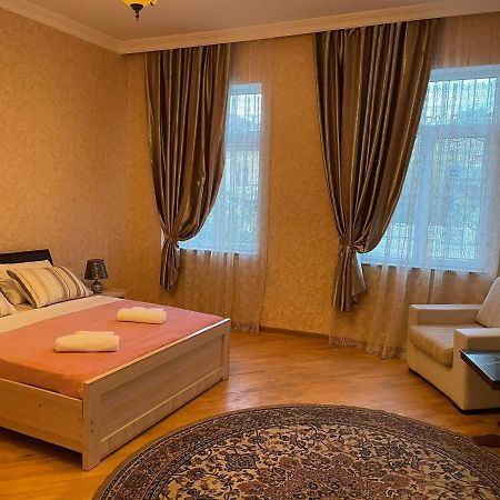 קוטאיסי Sisi Guest House מראה חיצוני תמונה
